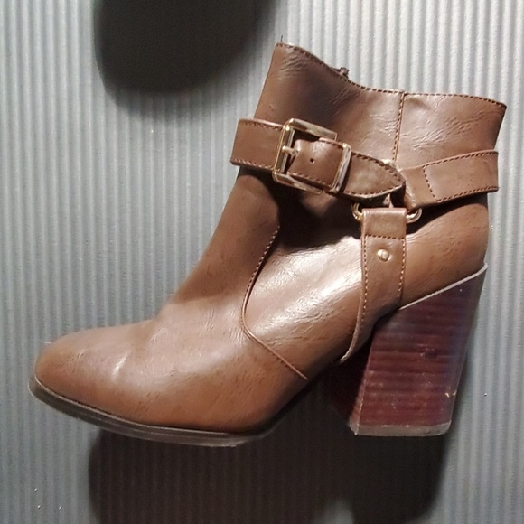 Size 7 boot - Picture 2 of 2